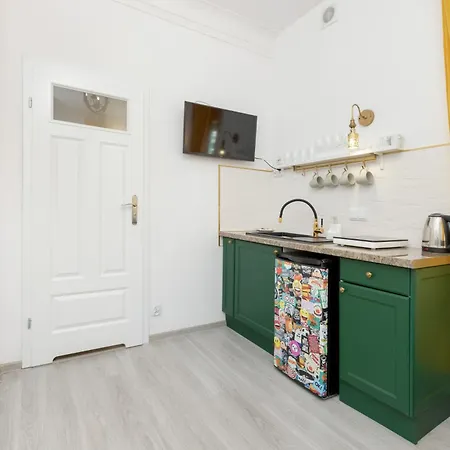 Unique With Free Parking In Only 500m From The By Renters