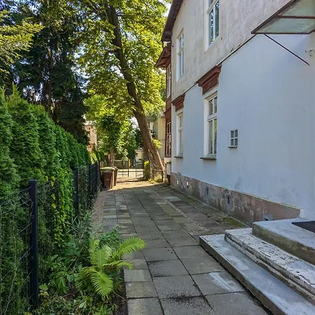 Unique With Free Parking In Only 500m From The By Renters