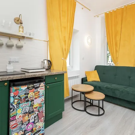Unique With Free Parking In Only 500m From The By Renters *